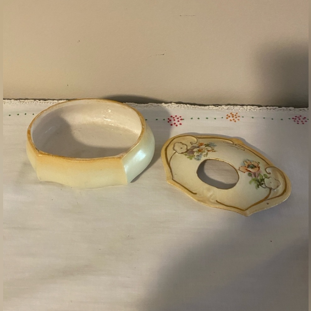 Antique Porcelain Hair receiver - Picture 7 of 14